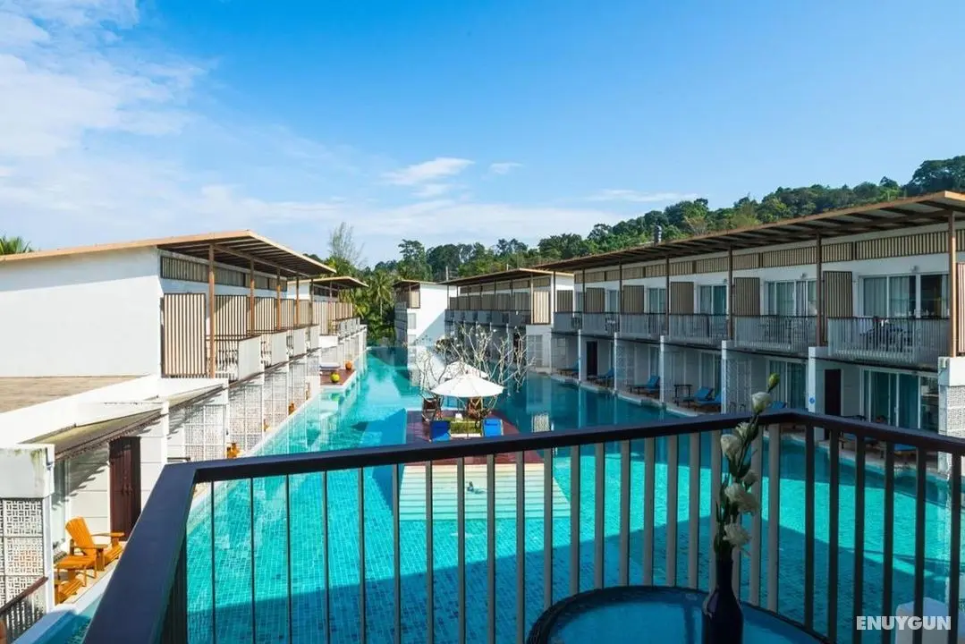 The Briza Beach Resort Khaolak - Manzara / Peyzaj