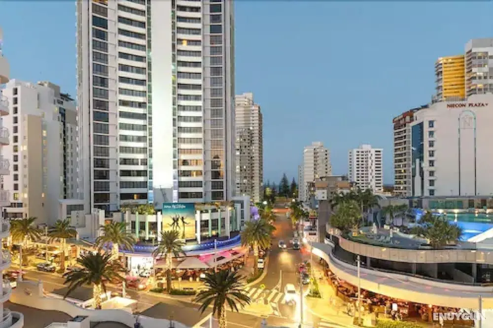 Broadbeach Holiday Apartments - Konum Öne Çıkanlar