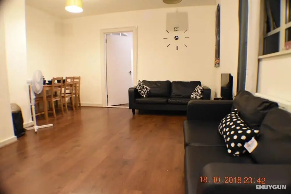 Brook Court Barking - Öne Çıkan Resim
