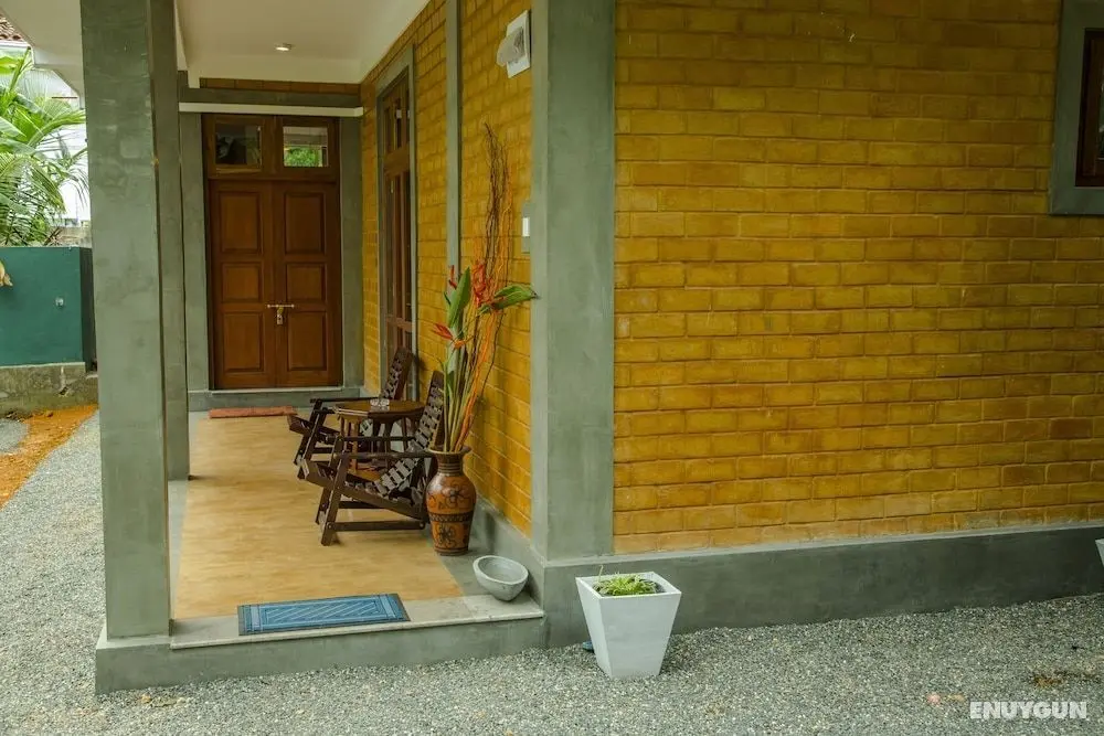Brown House - Konum Öne Çıkanlar