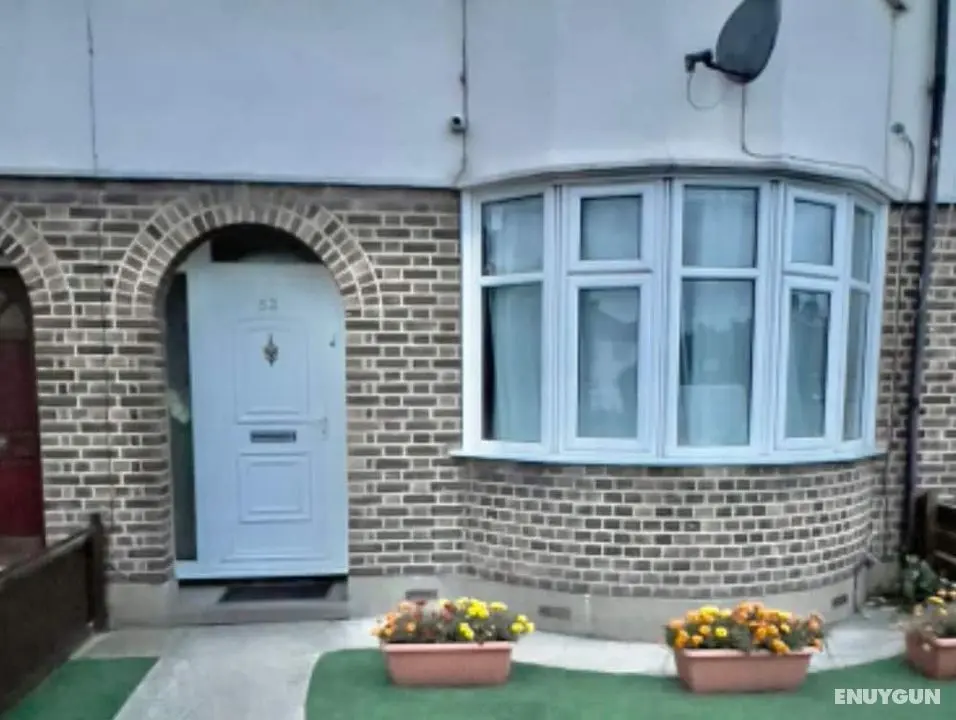 Budget 5-bed Apartment in Barking - Öne Çıkan Resim