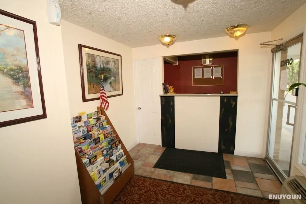 Budget Inn - Syracuse Airport - Lobi