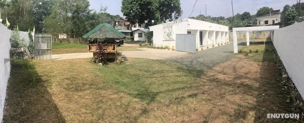 Bumblebee Inn - Öne Çıkan Resim