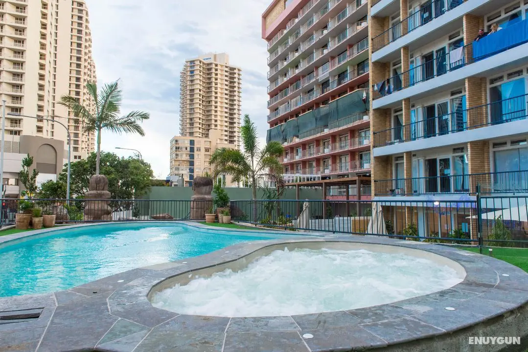 Bunk Surfers Paradise - Genel