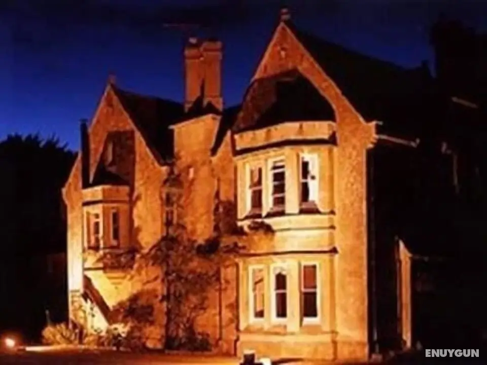 Burcombe Manor - Öne Çıkan Resim
