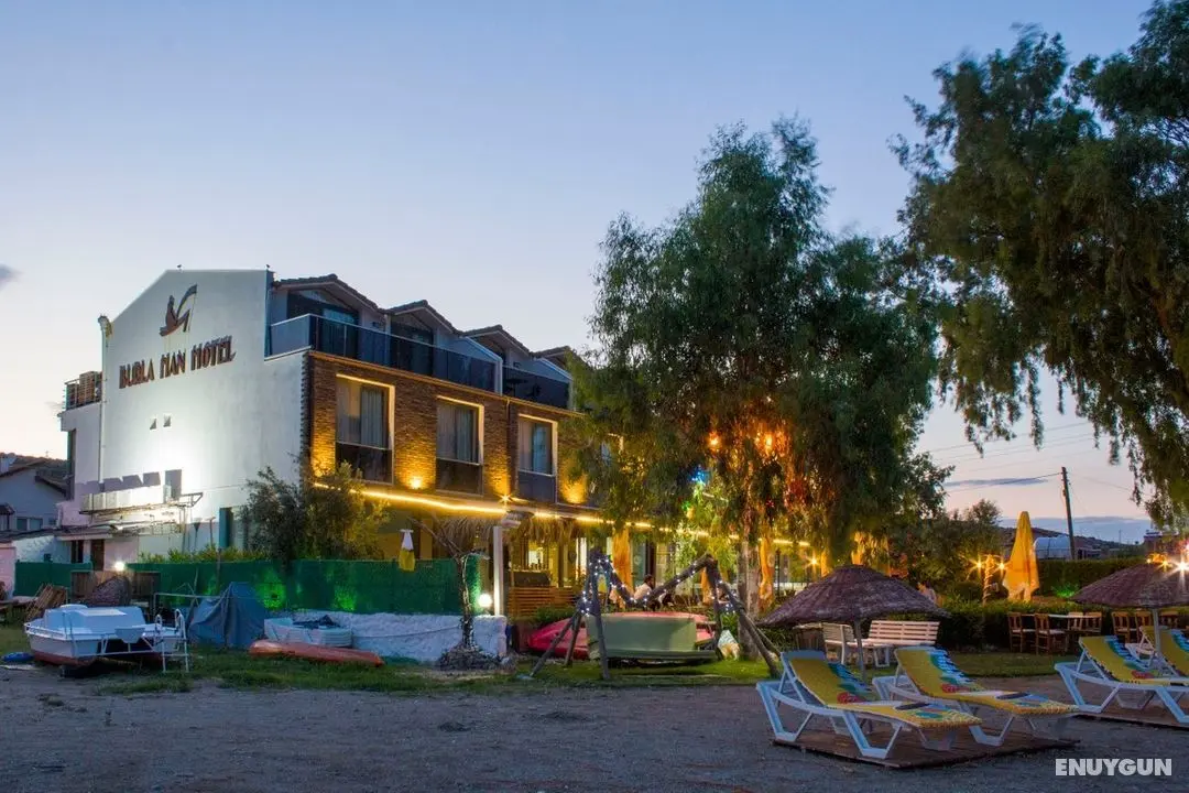 Burla Han Hotel - Gece Görünümü