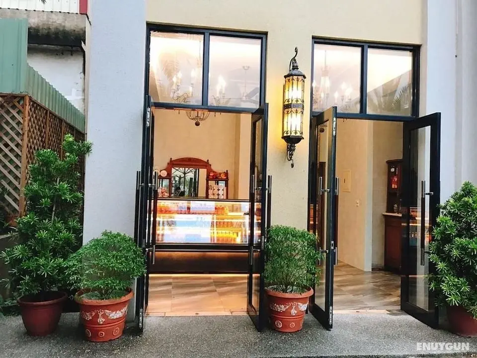 Hotel Buwanrer Garden Number 6 - Yerinde Yemek