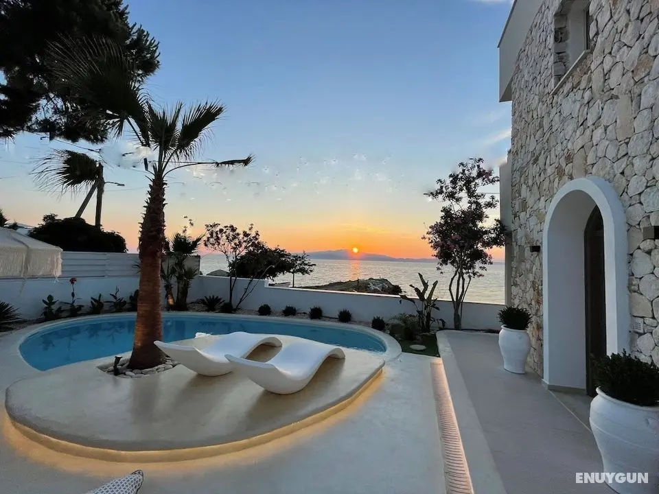 Byblos Aqua, The Amazing Sea Front Villa - Havuz
