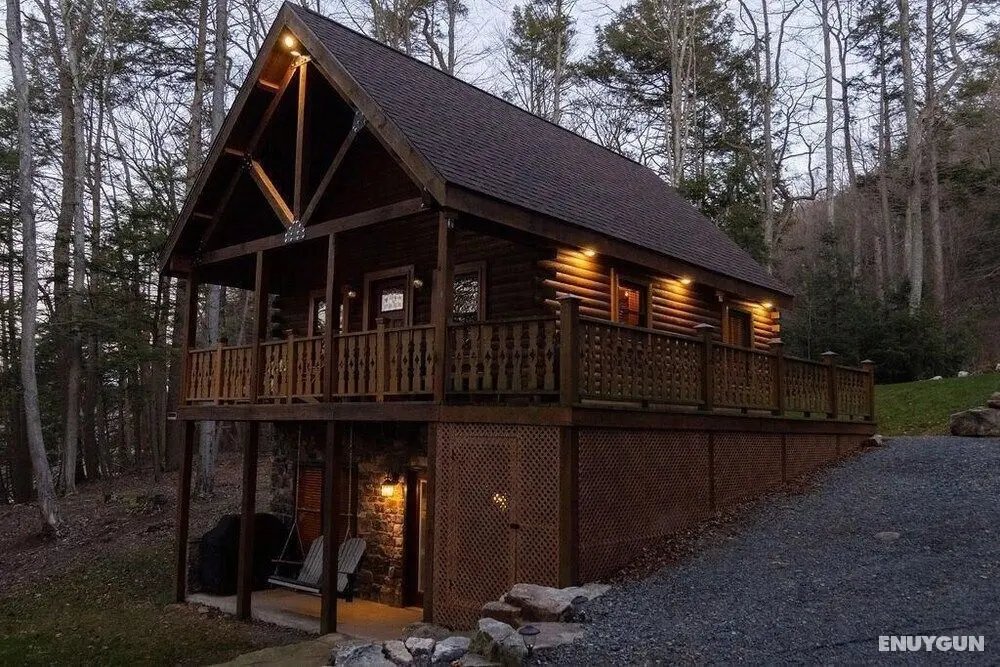 Cabin ON THE River ~ Free Bikes and Kayaks ~ Patio - Dış Mekan