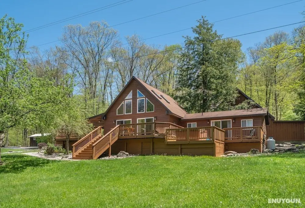 Cabin at Slope's Edge - Öne Çıkan Resim