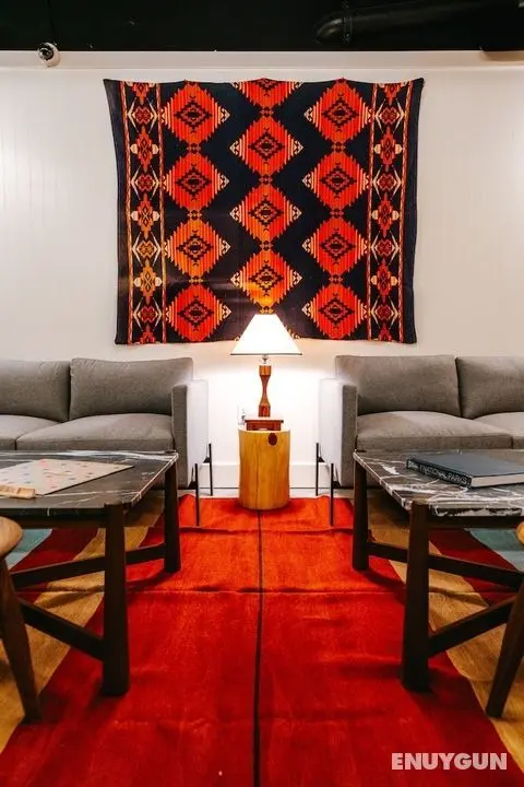 Cache House - Lobi