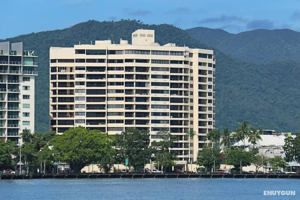 Cairns Aquarius - Öne Çıkan Resim