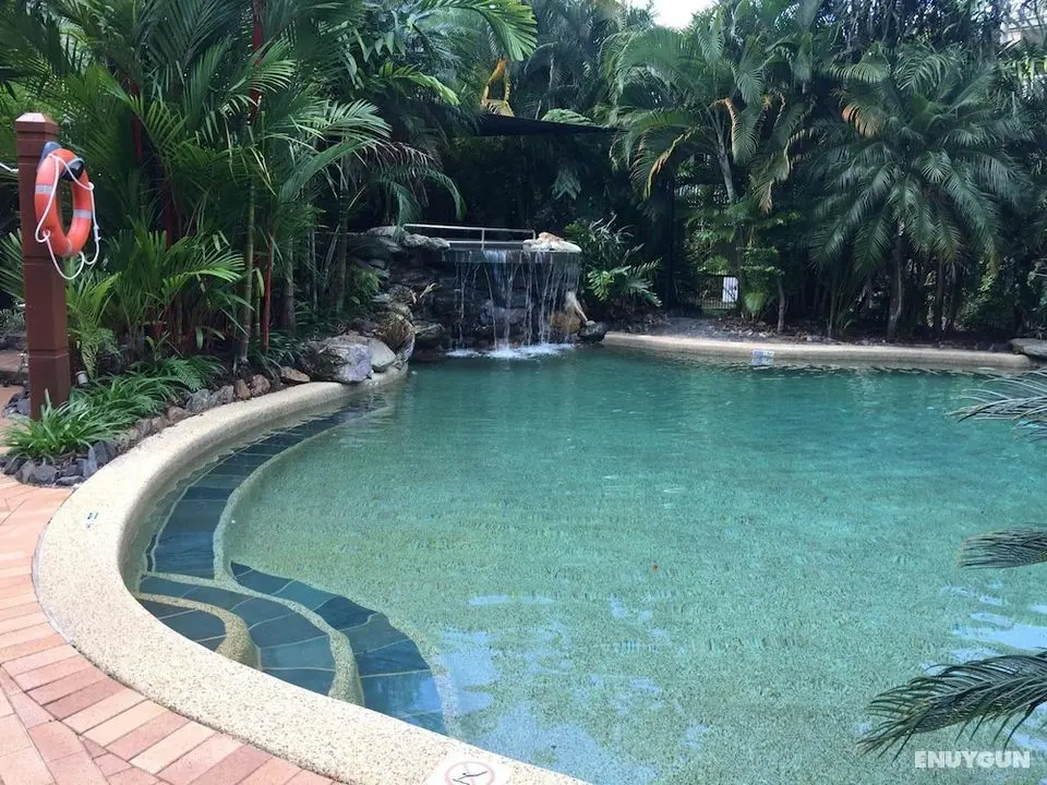 Cairns Golf Course Apartment - Havuz