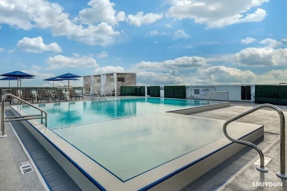 Cambria Hotel Orlando Universal Blvd - Havuz