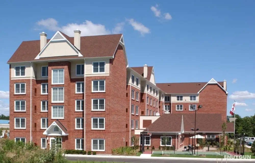 Cambridge Suites Mississauga - Dış Mekan