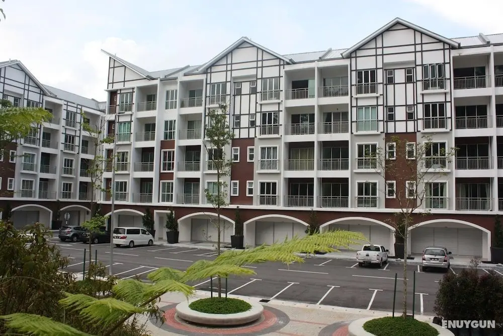 Cameron Strawberry Residence - Öne Çıkan Resim