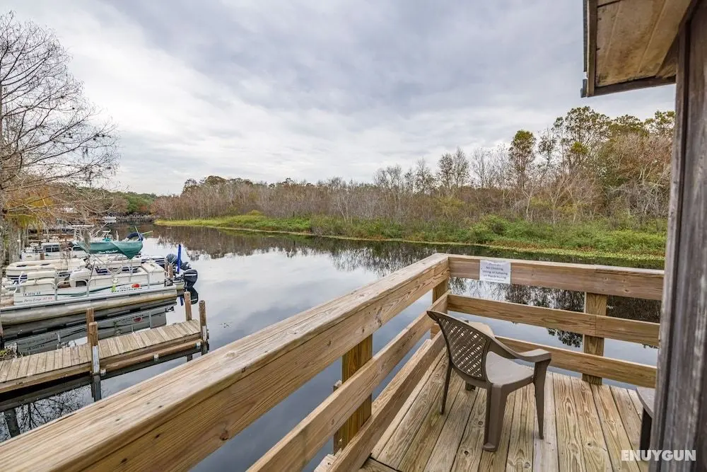 Camp Mack, a Guy Harvey Lodge, Marina & RV Resort - Oda Düzeni