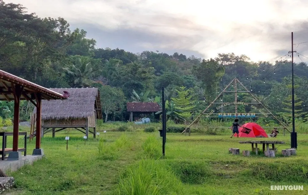 Camping Ground Banjaran Village - Lobi