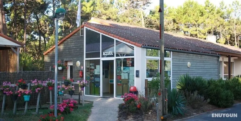 Camping le Chenal - Dış Mekan