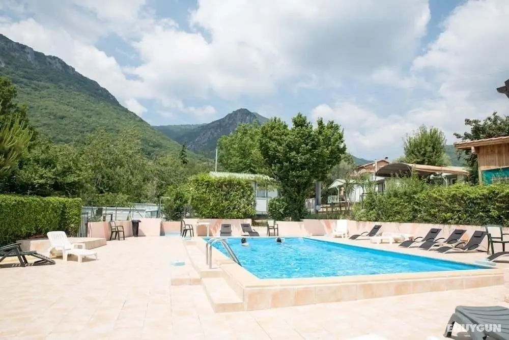 Camping le Mas Fleuri - Havuz