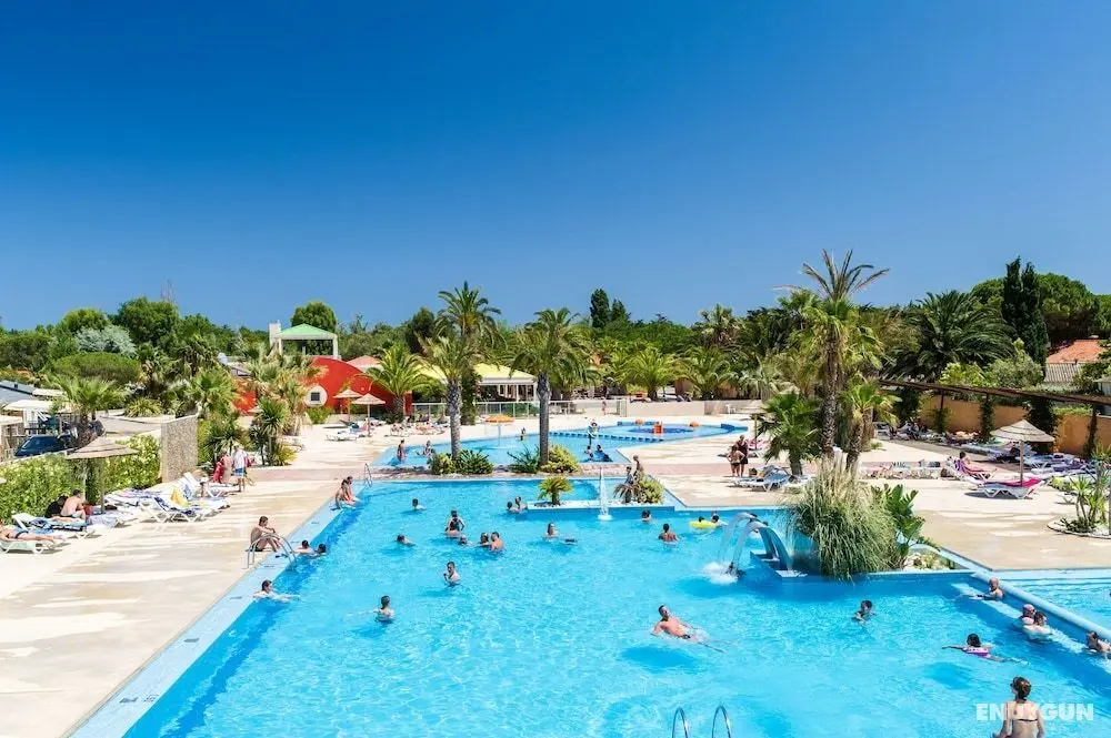 Camping l'Oasis et le California - Öne Çıkan Resim