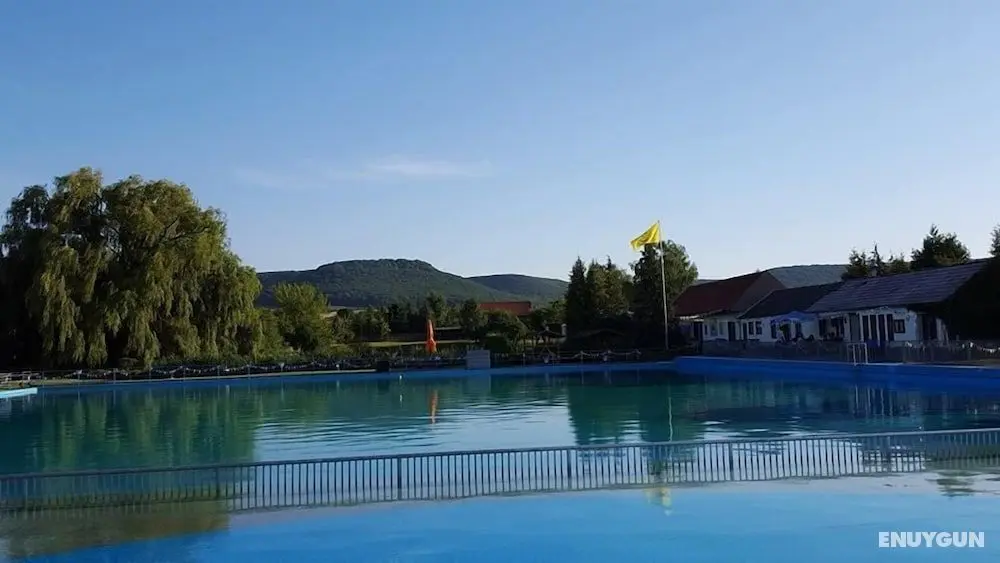 Campingplatz am Hünstein - Havuz