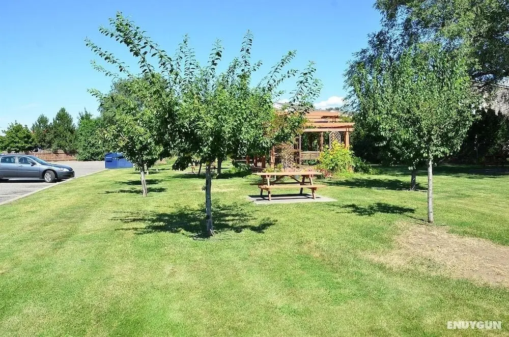 Canadas Best Value Inn Kelowna - Öne Çıkan Resim