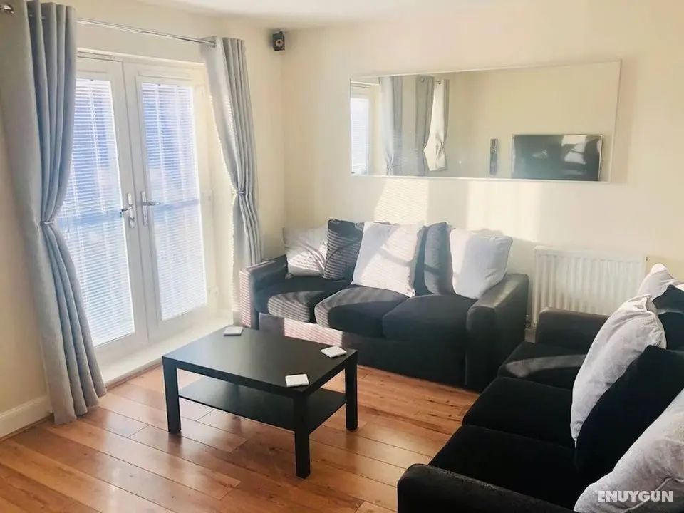 Canal Waterfront Townhouse - Öne Çıkan Resim