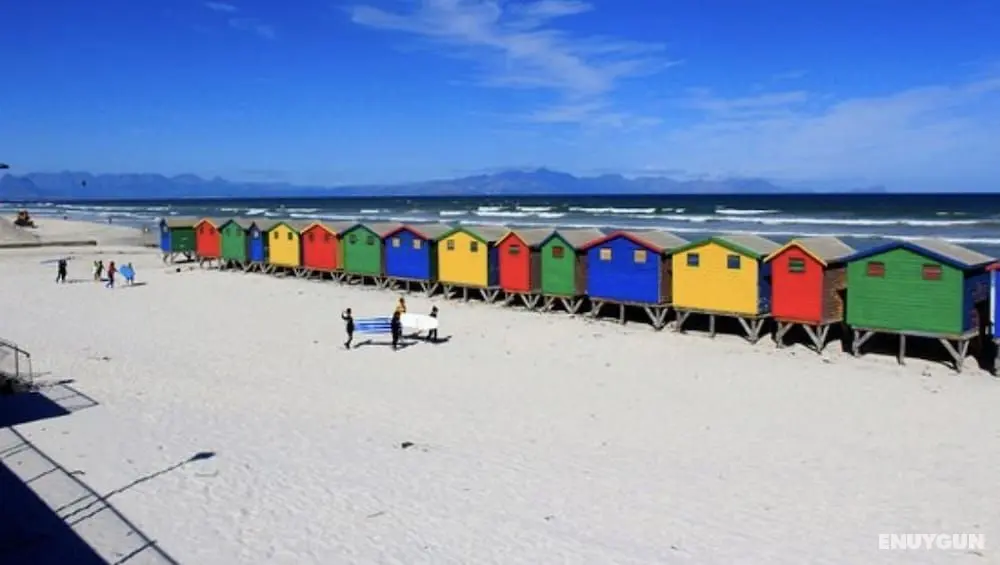 Cape Capsules Back Packers & Pizzeria - Plaj