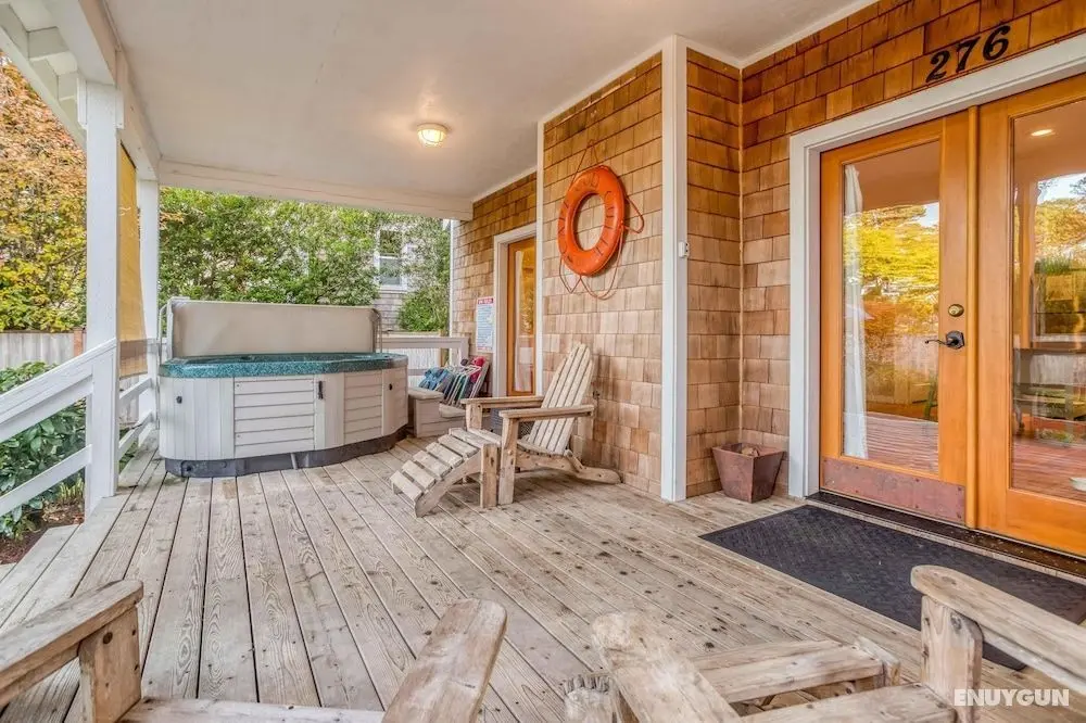 Cape Cod Hideaway - Öne Çıkan Resim