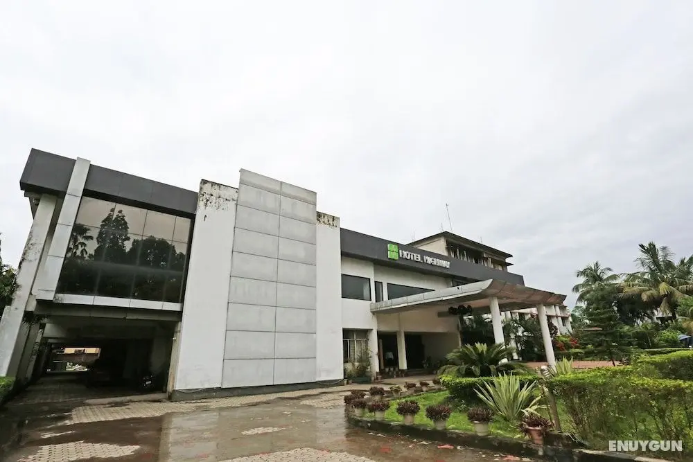 Capital O 45308 Hotel Highway - Dış Mekan