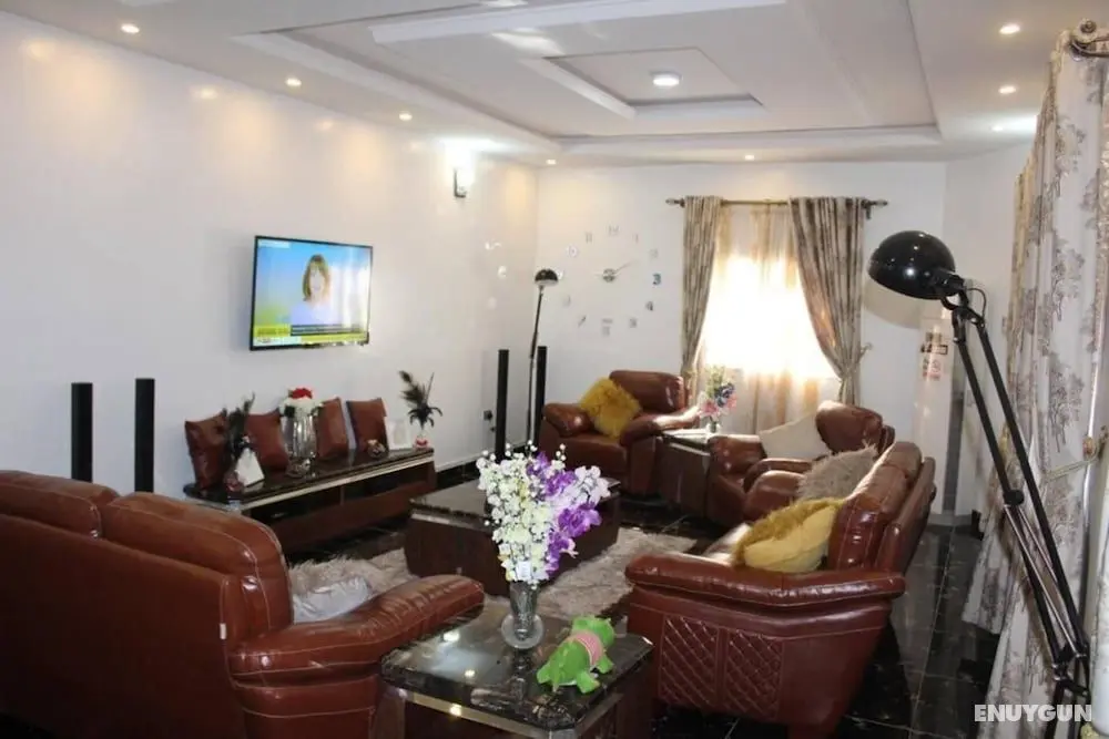 Captivating 4-bed House in Lagos - Öne Çıkan Resim