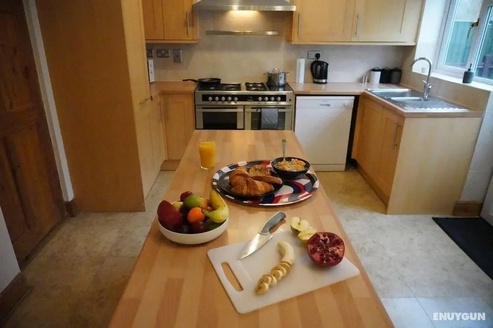 Captivating 4-bed House in Milton Keynes - Öne Çıkan Resim