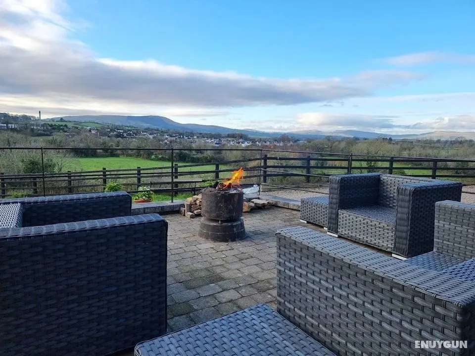 Captivating 4 Bedroom House in Northern Ireland - Öne Çıkan Resim