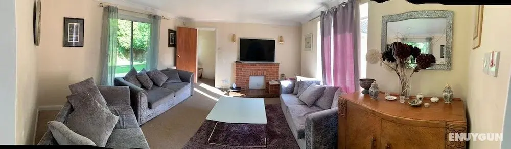 Captivating Bungalow With Garden in High Wycombe - Öne Çıkan Resim