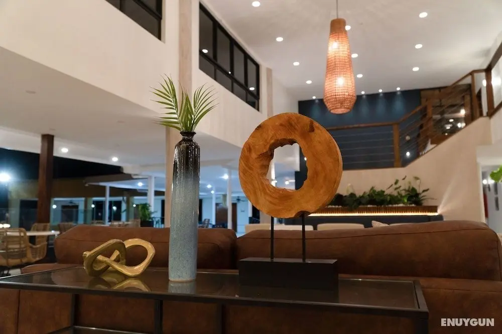 Cara Hotels Trinidad - Lobi