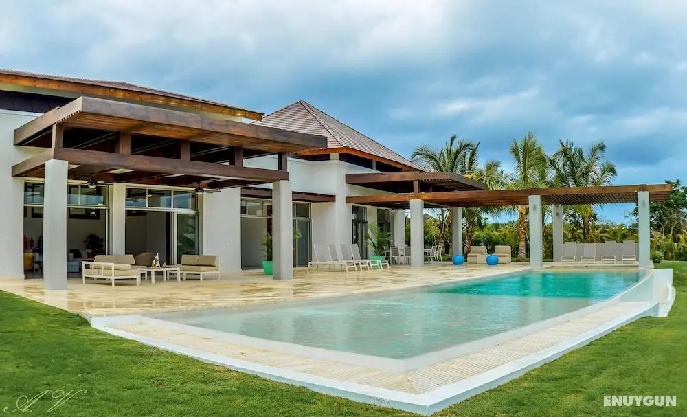 Casa de Campo Villa for Wedding or Private Events Superb Villa With Huge Lawn Pool Jacuzzi Golf Cart Chef Butler Maid - Oda