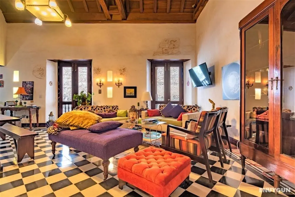 Casa San Pedro -exclusive 3BR Colonial Apartment in Old City by - Oda