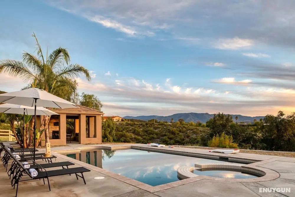 Casa Sancerre by Avantstay Hilltop Estate w/ Breathtaking Views, Pool & Hot Tub - Öne Çıkan Resim