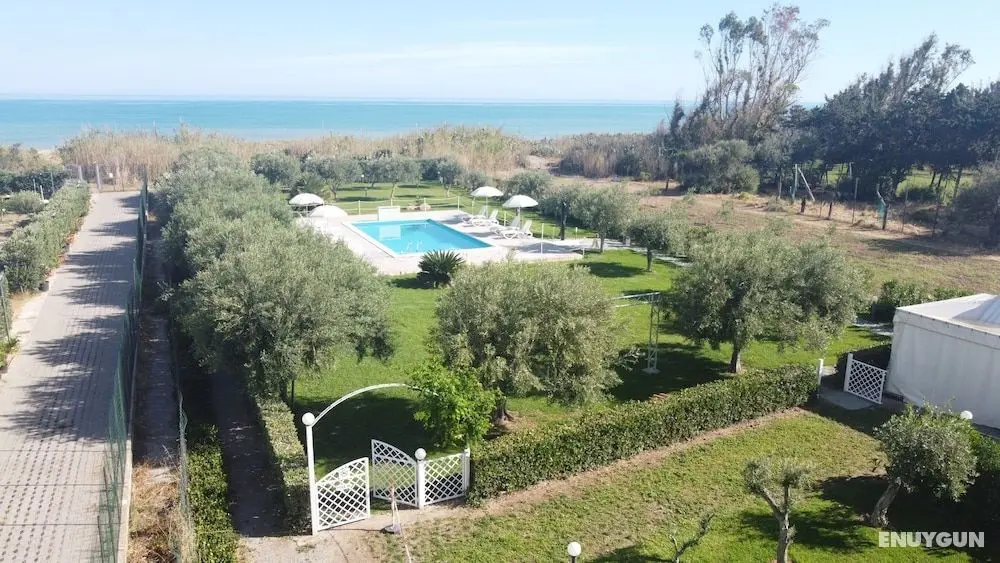 Casa Vacanze Mare Nostrum beach front - Dış Mekan