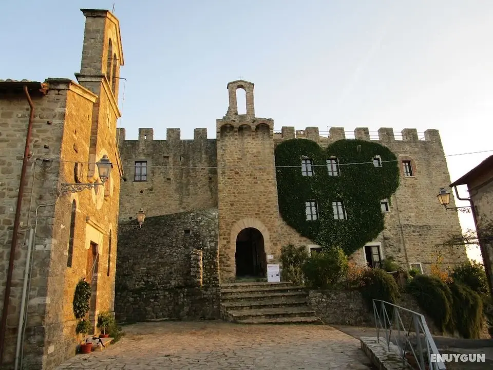 Castello di Cisterna - Öne Çıkan Resim