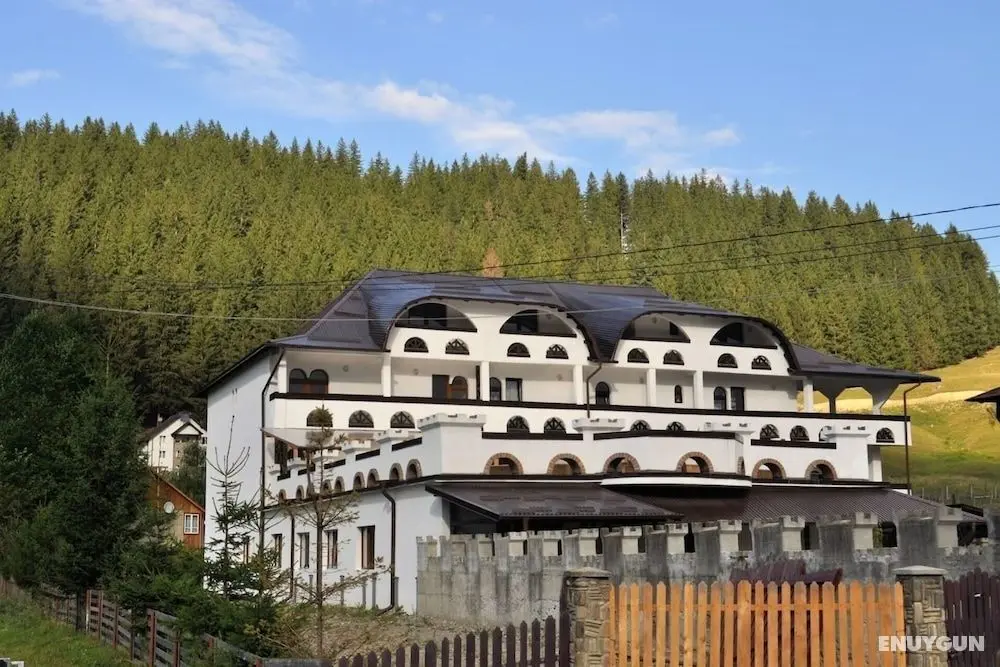 The Castle Apartment - Öne Çıkan Resim