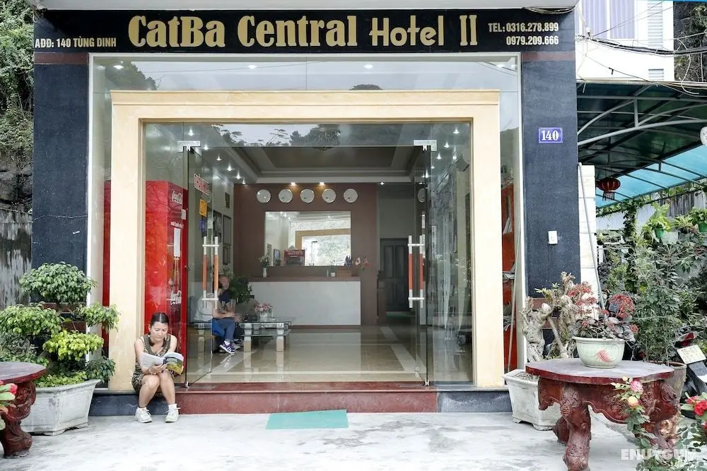 Cat Ba Central Hotel II - Hostel - Lobi