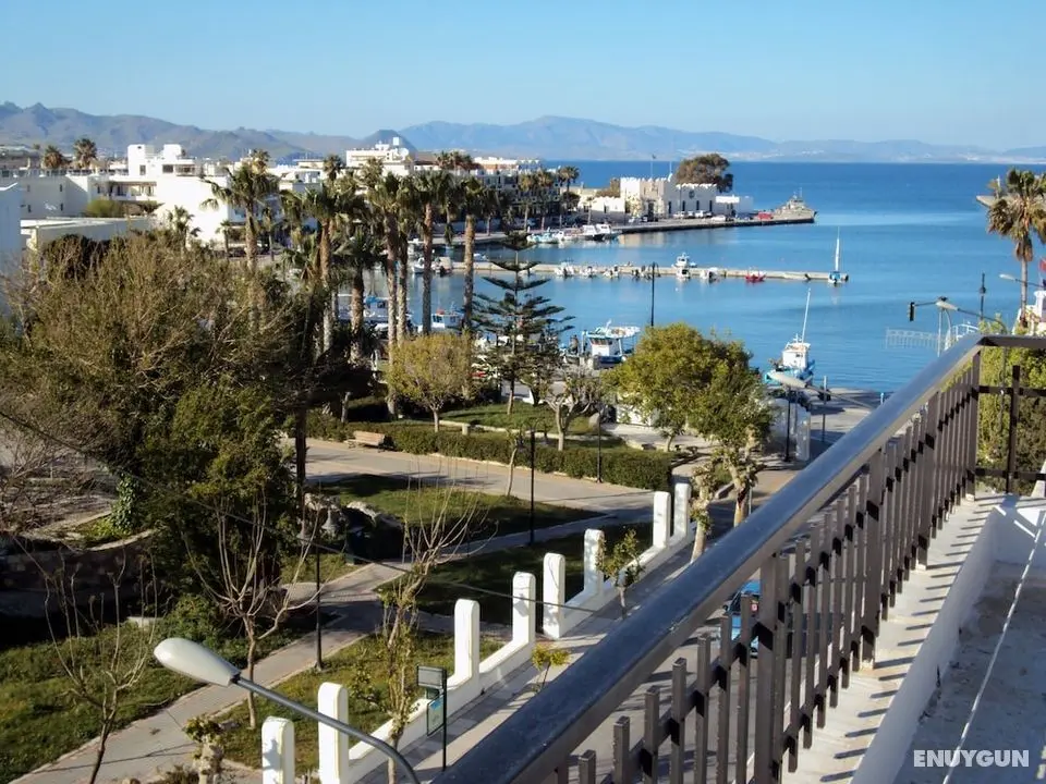 Catherine Hotel - Oda Manzaraları