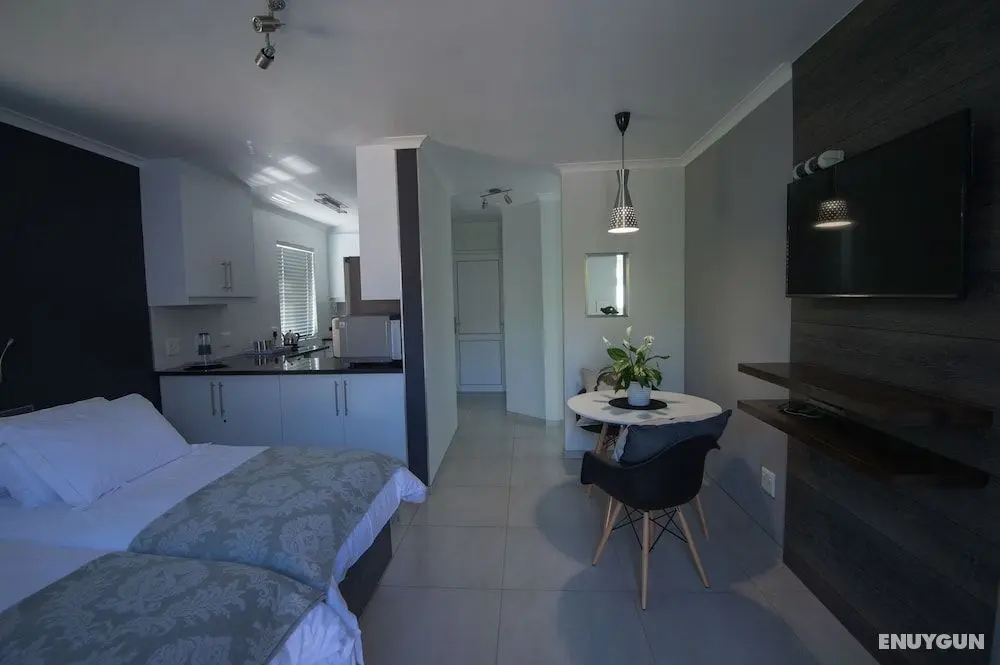 Cat's Eye Cottage - Öne Çıkan Resim