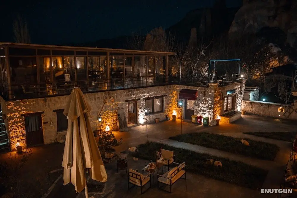 Cavusin Cave House - Öne Çıkan Resim