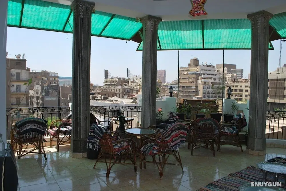 Cecilia - Hostel - Öne Çıkan Resim