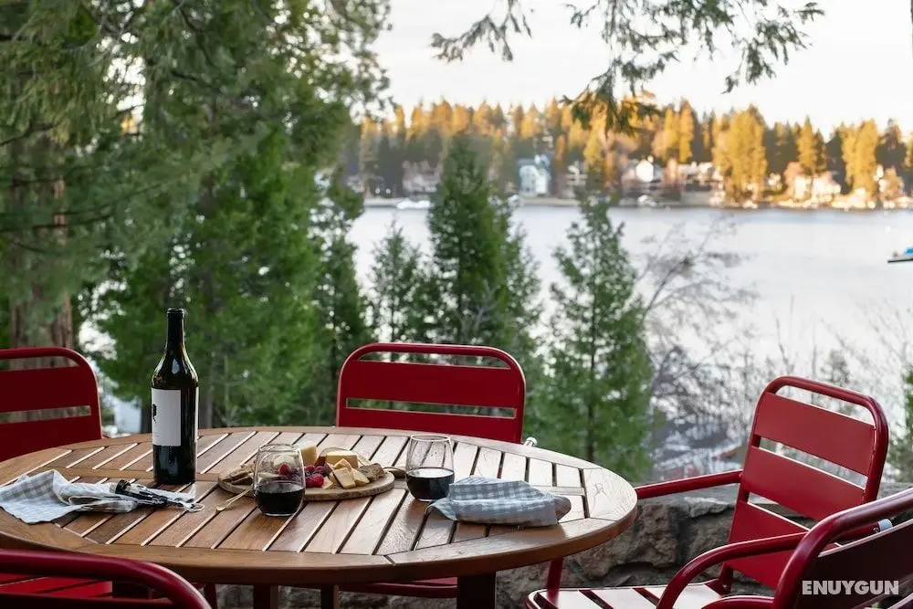 Cedar Pointe by Avantstay Gorgeous Home w/ Lake Views & Multiple Living Spaces - Öne Çıkan Resim