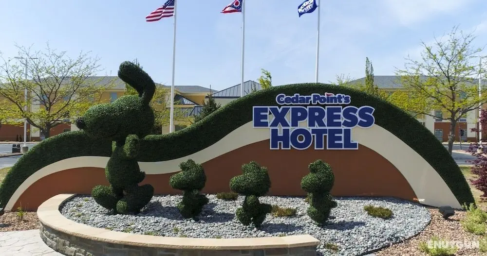 Cedar Point's Express Hotel - Öne Çıkan Resim