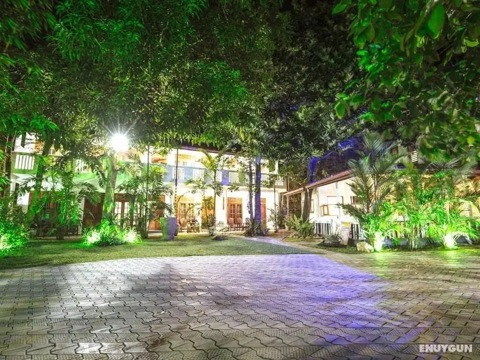 Celestial Inn - Dış Mekan